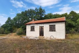 ISTRA, KANFANAR - Prostrano zemljište sa legaliziranim objektom, Kanfanar, Terreno