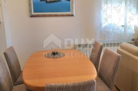 OTOK KRK, MALINSKA - Četverosobni dvoetažni apartman sa pogledom na more, Malinska-Dubašnica, Flat