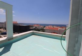 PAG, NOVALJA - Dvoetažni penthouse s krovnom terasom, Novalja, Flat