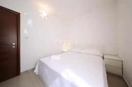 ZADAR, PRIVLAKA - Luksuzna vila s bazenom, Privlaka, Ev