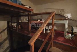 ISTRA, ROČ - Hostel - stambeno-poslovna zgrada 550 m2, Buzet, Haus