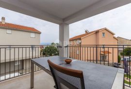 OTOK KRK, MALINSKA - Apartman 4S + DB u blizini mora, novogradnja, Malinska-Dubašnica, Stan