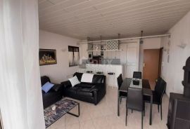 OTOK KRK, BAŠKA - Trosobni apartman u blizini mora, Baška, شقة