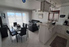 OTOK KRK, BAŠKA - Trosobni apartman u blizini mora, Baška, شقة