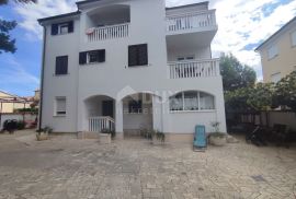 ISTRA, MEDULIN - Apartmanska kuća 500 m od mora!, Medulin, Kuća