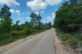 ISTRA, VIŠNJAN - Poljoprivredno zemljište nedaleko od naselja sa pogledom na Učku, Višnjan, أرض