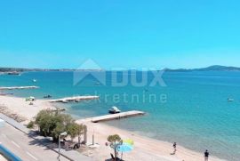 BIOGRAD, TURANJ - stan u potkrovlju na samoj plaži, Sveti Filip I Jakov, Apartamento