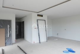 OPATIJA, LOVRAN - STAN SJ3 - 109,5m2 PENTHOUSE + BAZEN I TERASE/BALKONI 71m2 (248m2 BRUTTO - 170m2 NETO), Lovran, Appartment