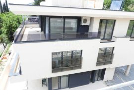 OPATIJA, LOVRAN - STAN J3 - 116m2 PENTHOUSE + BAZEN I TERASE/BALKONI 80,5m2 (243m2 BRUTTO - 171m2 NETO), Lovran, Flat