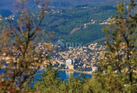 RIJEKA, SRDOČI - vila na 3 kata u mirnom okruženju s pogledom na more, Rijeka, Maison