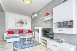 ISTRA, MEDULIN - Kuća s 2 apartmana, 100 m od plaže - POGLED NA MORE!!, Medulin, Kuća