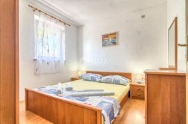 ISTRA, MEDULIN - Kuća s 2 apartmana, 100 m od plaže - POGLED NA MORE!!, Medulin, Kuća