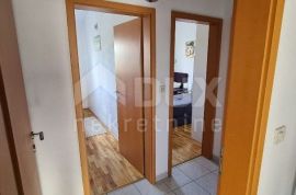 PAKOŠTANE - dvosobni stan na prvom katu, Pakoštane, Appartment