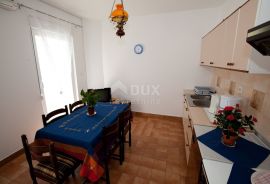 CRIKVENICA - Apartmanska kuća s bungalovom blizu centra, Crikvenica, Haus