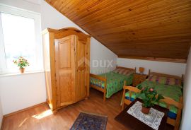 CRIKVENICA - Apartmanska kuća s bungalovom blizu centra, Crikvenica, Haus