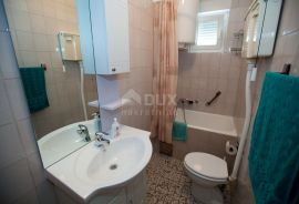 CRIKVENICA - Apartmanska kuća s bungalovom blizu centra, Crikvenica, Haus