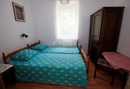 CRIKVENICA - Apartmanska kuća s bungalovom blizu centra, Crikvenica, Haus