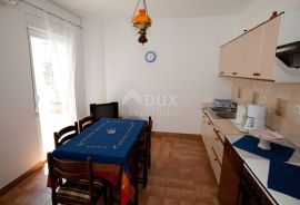 CRIKVENICA - Apartmanska kuća s bungalovom blizu centra, Crikvenica, Haus