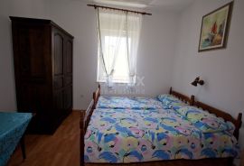 CRIKVENICA - Apartmanska kuća s bungalovom blizu centra, Crikvenica, Haus