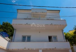 CRIKVENICA - Apartmanska kuća s bungalovom blizu centra, Crikvenica, Haus