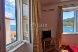 ISTRA, RABAC - Kuća uz more s dva apartmana, Labin, House