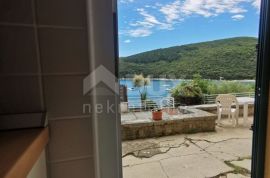 ISTRA, RABAC - Kuća uz more s dva apartmana, Labin, House