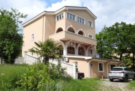 OPATIJA, MATULJI- kuća s 4 stana  550m2 + okoliš 3740m2, Matulji, House