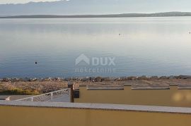 ZADAR, NIN - apartmanska kuća uz plažu, Nin, Ev