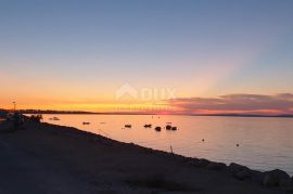 ZADAR, NIN - apartmanska kuća uz plažu, Nin, Ev