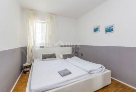 OTOK KRK, MALINSKA - apartmanska kuća s dva bazena i pogledom na more, Malinska-Dubašnica, Famiglia