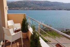 OTOK PAG, GRAD PAG - Apartmanska vila prvi red do mora, Pag, Maison