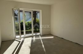 OPATIJA, IČIĆI - kuća od 240m2 na odličnoj poziciji s bazenom i pogledom na more, Opatija - Okolica, Haus