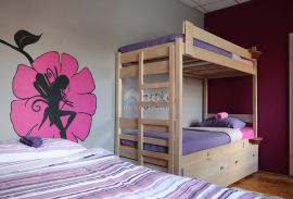 ZAGREB - Hostel na odličnoj lokaciji sa uhodanim poslom, Zagreb, بيت