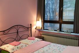 ZAGREB - Hostel na odličnoj lokaciji sa uhodanim poslom, Zagreb, بيت