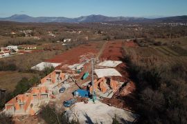 ISTRA, LABIN Vila u izgradnji u mirnom okruženju!, Labin, Casa