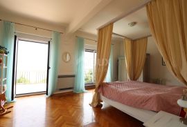 OPATIJA, VOLOSKO - vila 230m2 s bazenom i pogledom na more + uređena okućnica 1100m2, Opatija, Famiglia