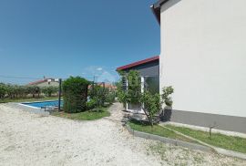 ZADAR, DEBELJAK - Prekrasna vila s bazenom, Sukošan, Casa