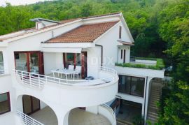 OPATIJA, CENTAR - samostojeća villa 605m2 s pogledom na more + okoliš 600m2, Opatija, Casa