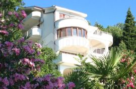 OPATIJA, CENTAR - samostojeća villa 605m2 s pogledom na more + okoliš 600m2, Opatija, Casa