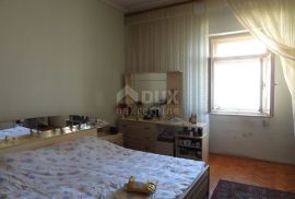 LOVRAN, CENTAR - stan 2. RED DO MORA 110m2 s panoramskim pogledom na more, Lovran, Appartment