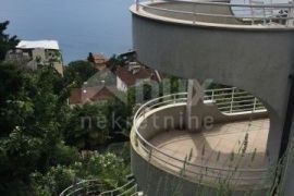 OPATIJA, CENTAR - dvoetažni stan 200m2 na 2.katu 3S+DB s panoramskim pogledom na more + okoliš 100m2, Opatija, Daire