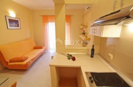 ZADAR, SUKOŠAN - Apartmanska kuća 150m od mora, Sukošan, Maison