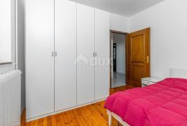 CRIKVENICA - Kuća s više apartmana  i pogledom na more, Crikvenica, Famiglia