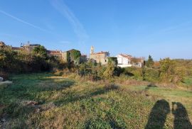 ISTRA, MOMJAN - Zemljište s pogledom i građevinskom dozvolom za gradnju više objekata, Buje, Terrain