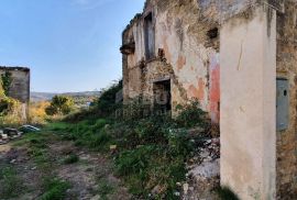 ISTRA, MOMJAN - Zemljište s pogledom i građevinskom dozvolom za gradnju više objekata, Buje, Terrain