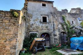 ISTRA, MOMJAN - Zemljište s pogledom i građevinskom dozvolom za gradnju više objekata, Buje, Terrain