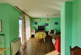 ISTRA, POREČ - Apartmanska kuća s pet stambenih jedinica i s puno potencijala, Poreč, Дом