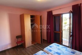 ISTRA, POREČ - Apartmanska kuća s pet stambenih jedinica i s puno potencijala, Poreč, Дом