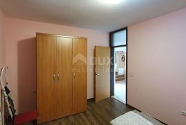 ISTRA, POREČ - Apartmanska kuća s pet stambenih jedinica i s puno potencijala, Poreč, Дом