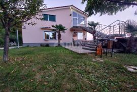 OPATIJA, VEPRINAC - vila 1000m2 s pogledom na more, 6 apartmana i bazenom + okoliš 1000m2, Opatija - Okolica, Ev